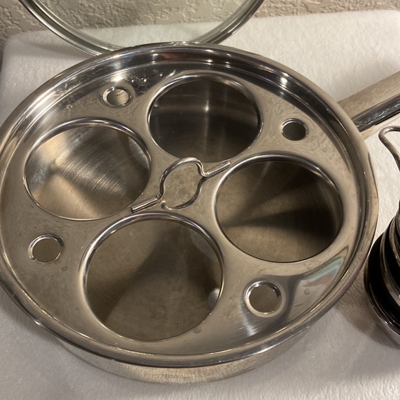 Williams Sonoma Demeyere Egg Poaching Pot w/ Lid - Picture 6 of 9